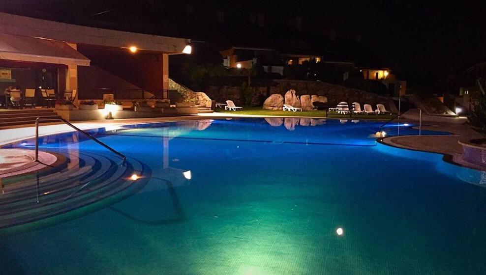 Chalet Complejo Turistico Raeiros - Эль-Грове Экстерьер фото