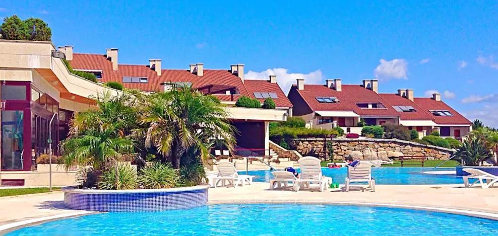 Chalet Complejo Turistico Raeiros - Эль-Грове Экстерьер фото